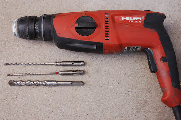The simple steps to drill a hole in masonry and concrete