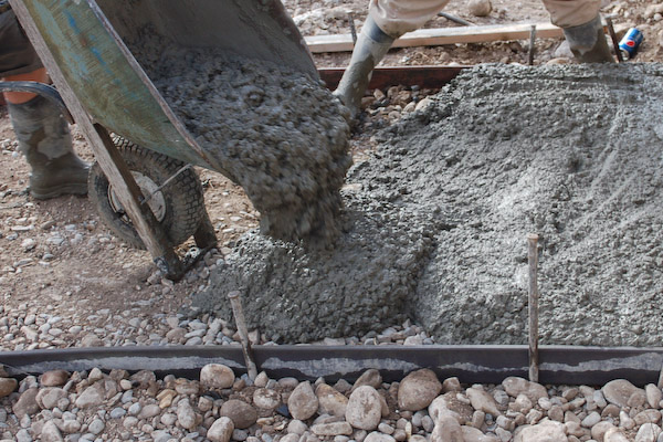 concrete pad pour wheelbarrow