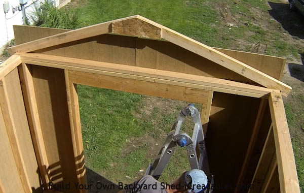 How to build a shed roof installing rafter