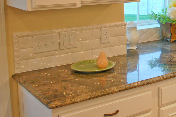 finished kitchen tile backsplash
